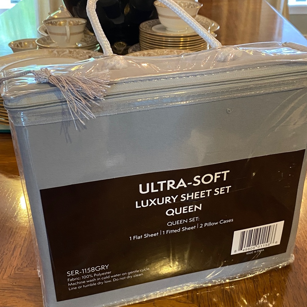 Ultra-Soft Queen Sheet Set in Gray